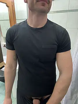 Snapshot of giovan2020 chatting on February 26, 11:15 pm giovan2020 online show from February 26, 11:15 pm