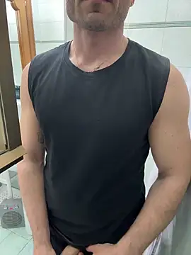 Snapshot of giovan2020 chatting on March 8, 10:46 pm giovan2020 online show from March 8, 10:46 pm