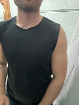 Snapshot of giovan2020 chatting on March 20, 10:25 pm giovan2020 online show from March 20, 10:25 pm