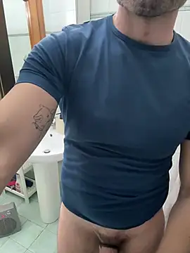 Snapshot of giovan2020 chatting on April 7, 10:53 pm giovan2020 online show from April 7, 10:53 pm