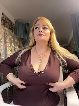 Sweet-blonde online show from December 3, 5:00 pm