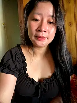 Snapshot of violet-00 chatting on October 13, 12:54 am violet-00 online show from October 13, 12:54 am