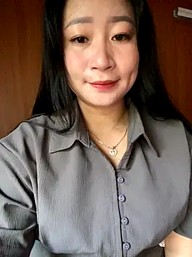 Snapshot of violet-00 chatting on October 20, 1:06 am violet-00 online show from October 20, 1:06 am