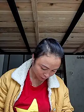 xuxulovezz online show from October 25, 4:42 am