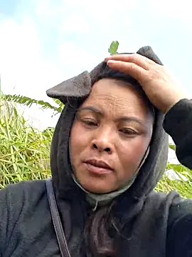 xuxulovezz online show from December 22, 5:04 am