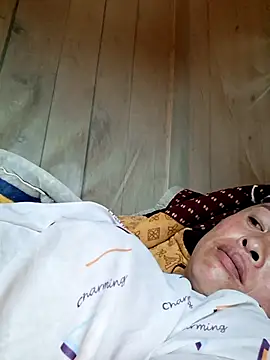 xuxulovezz online show from April 14, 5:02 am