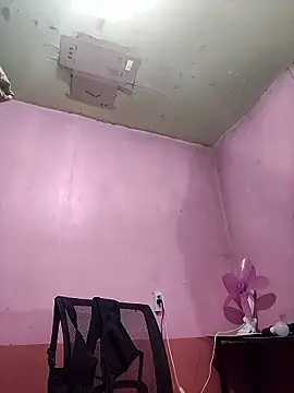 radiantbloom online show from January 11, 6:07 am