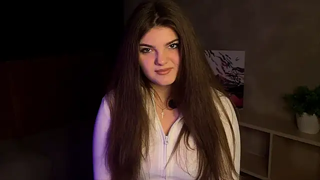 Snapshot of StephanieeMiller chatting on October 7, 12:30 am StephanieeMiller online show from October 7, 12:30 am