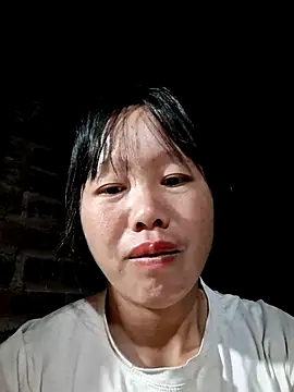 Snapshot of helenzz chatting on October 31, 9:49 pm helenzz online show from October 31, 9:49 pm