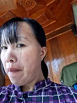 Snapshot of helenzz chatting on November 4, 12:43 am helenzz online show from November 4, 12:43 am