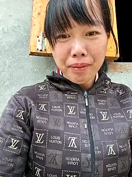 Snapshot of helenzz chatting on November 7, 1:27 am helenzz online show from November 7, 1:27 am