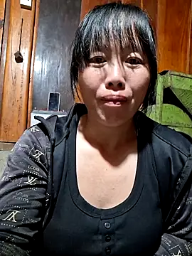 Snapshot of helenzz chatting on November 7, 1:33 pm helenzz online show from November 7, 1:33 pm