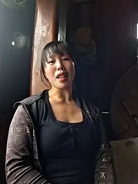 Snapshot of helenzz chatting on November 8, 1:39 am helenzz online show from November 8, 1:39 am