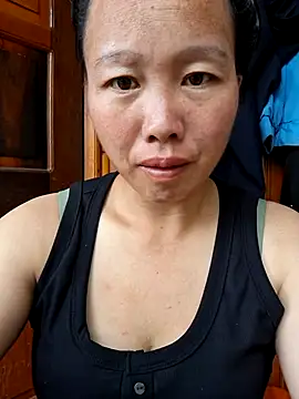 Snapshot of helenzz chatting on November 10, 5:17 am helenzz online show from November 10, 5:17 am