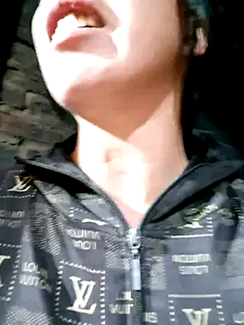 Snapshot of helenzz chatting on November 13, 12:31 am helenzz online show from November 13, 12:31 am