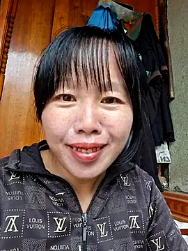 Snapshot of helenzz chatting on November 14, 4:55 am helenzz online show from November 14, 4:55 am