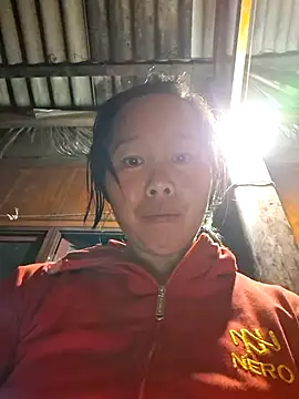 Snapshot of helenzz chatting on November 16, 12:00 pm helenzz online show from November 16, 12:00 pm