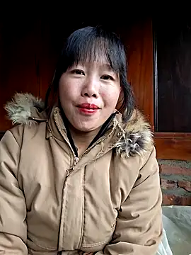 Snapshot of helenzz chatting on November 19, 1:16 am helenzz online show from November 19, 1:16 am