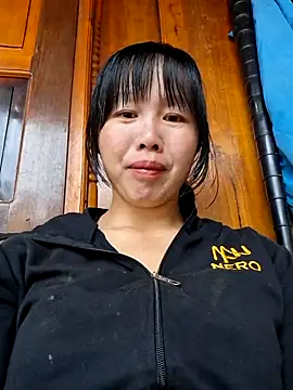 Snapshot of helenzz chatting on November 22, 2:10 am helenzz online show from November 22, 2:10 am