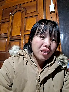 Snapshot of helenzz chatting on November 24, 11:32 am helenzz online show from November 24, 11:32 am