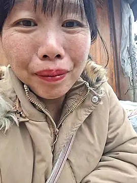 Snapshot of helenzz chatting on December 5, 12:41 am helenzz online show from December 5, 12:41 am