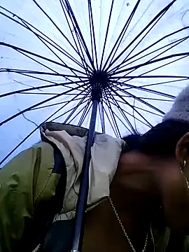 Snapshot of abigail-00 chatting on November 18, 1:55 am abigail-00 online show from November 18, 1:55 am