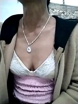 Snapshot of abigail-00 chatting on December 5, 9:51 am abigail-00 online show from December 5, 9:51 am