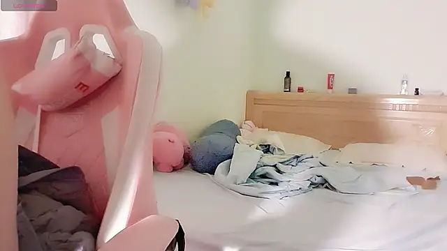 Snapshot of Helen-Tran chatting on September 22, 7:10 am Helen-Tran online show from September 22, 7:10 am