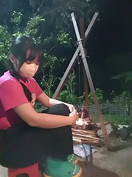 Snapshot of Helen-Tran chatting on October 25, 12:56 pm Helen-Tran online show from October 25, 12:56 pm