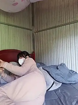 Snapshot of Helen-Tran chatting on November 1, 6:37 am Helen-Tran online show from November 1, 6:37 am