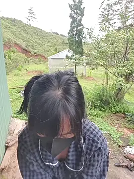 Snapshot of Helen-Tran chatting on November 18, 2:06 am Helen-Tran online show from November 18, 2:06 am