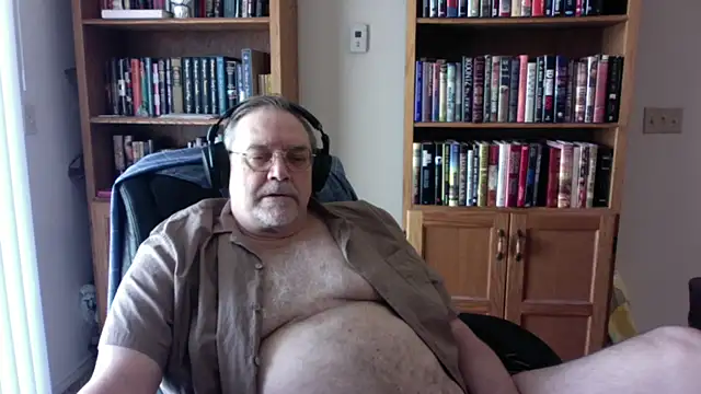 Vinyl22xh online show from April 17, 5:27 pm