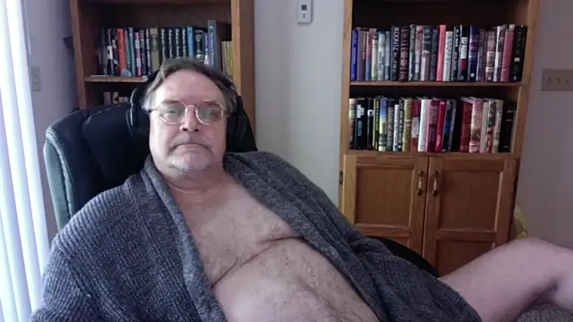 Vinyl22xh online show from April 19, 6:32 pm