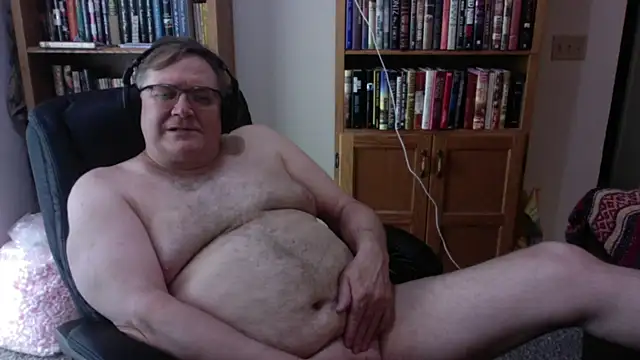 Snapshot of Vinyl22@xh chatting on June 12, 8:41 pm Vinyl22xh online show from June 12, 8:41 pm