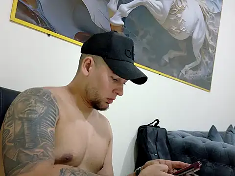 maximus888A online show from March 30, 7:04 pm