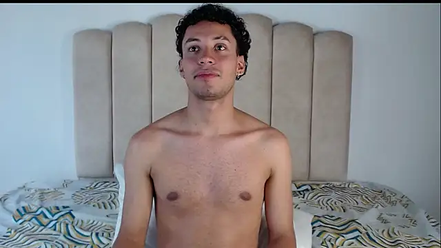 Snapshot of aroncooper1 chatting on October 31, 3:57 pm aroncooper1 online show from October 31, 3:57 pm