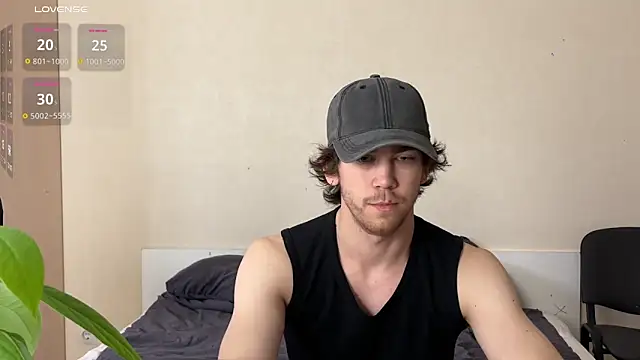 Snapshot of luca_syn chatting on October 15, 10:37 am luca syn online show from October 15, 10:37 am