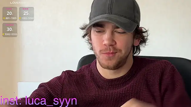 Snapshot of luca_syn chatting on October 22, 8:14 am luca syn online show from October 22, 8:14 am