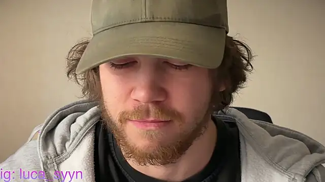 Snapshot of luca_syn chatting on November 22, 10:25 am luca syn online show from November 22, 10:25 am