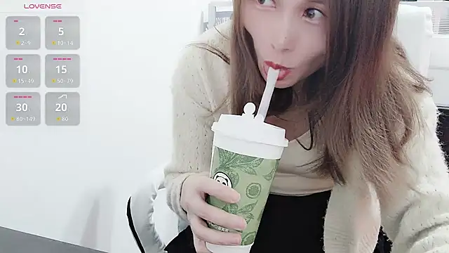 Snapshot of lizi- chatting on November 21, 8:35 am lizi- online show from November 21, 8:35 am