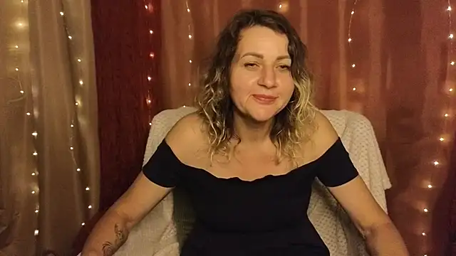 Snapshot of silvaraNoir chatting on September 24, 7:17 pm silvaraNoir online show from September 24, 7:17 pm