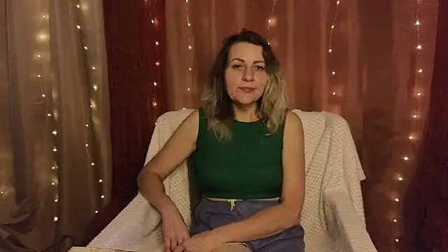 Snapshot of silvaraNoir chatting on September 25, 9:13 am silvaraNoir online show from September 25, 9:13 am