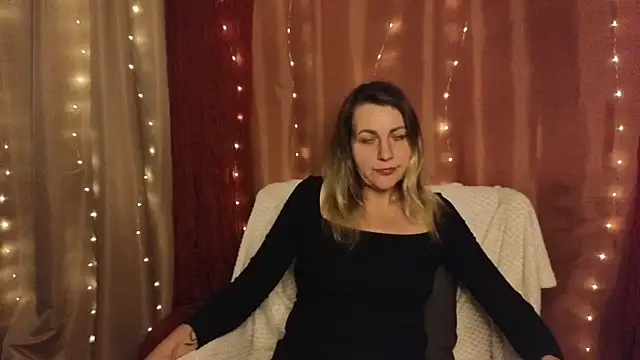 Snapshot of silvaraNoir chatting on September 26, 4:11 pm silvaraNoir online show from September 26, 4:11 pm