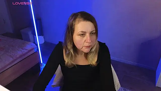 Snapshot of silvaraNoir chatting on October 19, 5:02 pm silvaraNoir online show from October 19, 5:02 pm