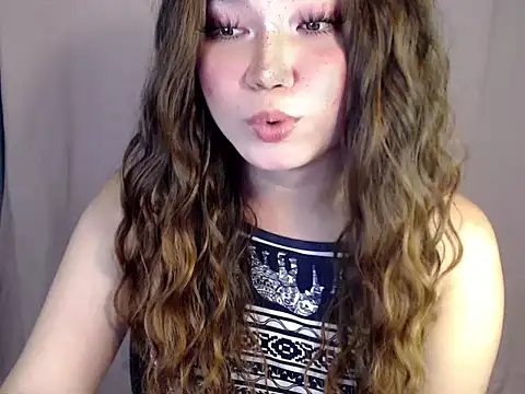 Eyes-on-me online show from November 23, 4:18 pm