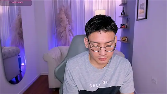 Snapshot of marcuswildx chatting on December 18, 10:43 am marcuswildx online show from December 18, 10:43 am