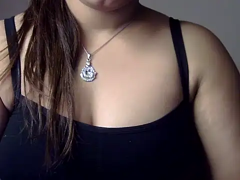 Snapshot of Aaliya02 chatting on October 5, 2:10 am Aaliya02 online show from October 5, 2:10 am