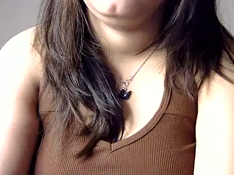 Snapshot of Aaliya02 chatting on November 10, 8:24 am Aaliya02 online show from November 10, 8:24 am