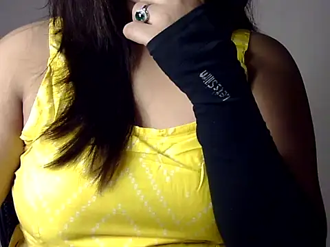 Snapshot of Aaliya02 chatting on November 13, 7:40 am Aaliya02 online show from November 13, 7:40 am