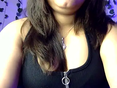 Snapshot of Aaliya02 chatting on November 18, 9:08 pm Aaliya02 online show from November 18, 9:08 pm